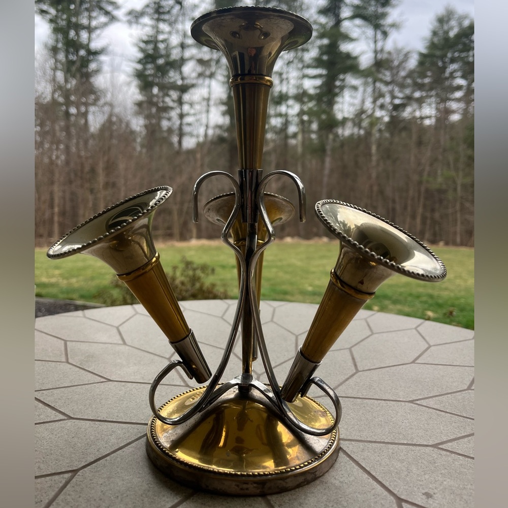 Silver Epergne/Tulip stand, pre-owned in great condition!